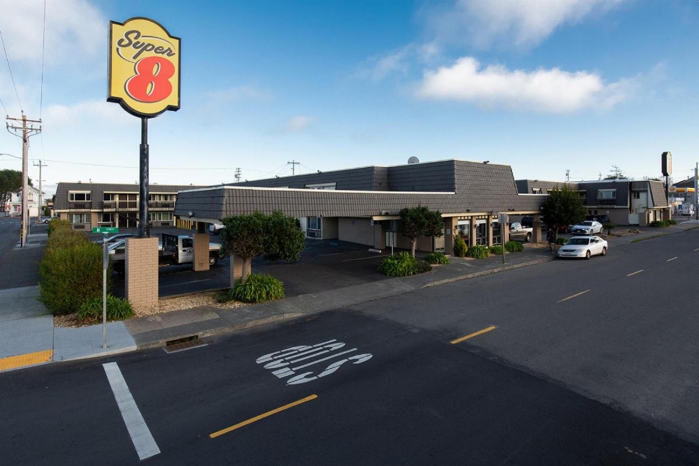 Super 8 by Wyndham Eureka Main image